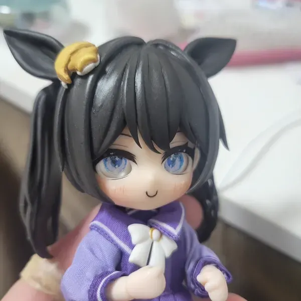 黒髪ショート×猫耳×青い瞳